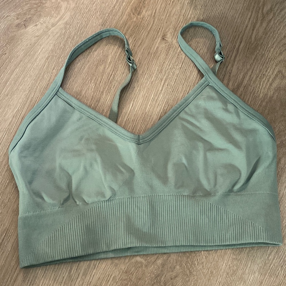 Lululemon Ebb to street bra